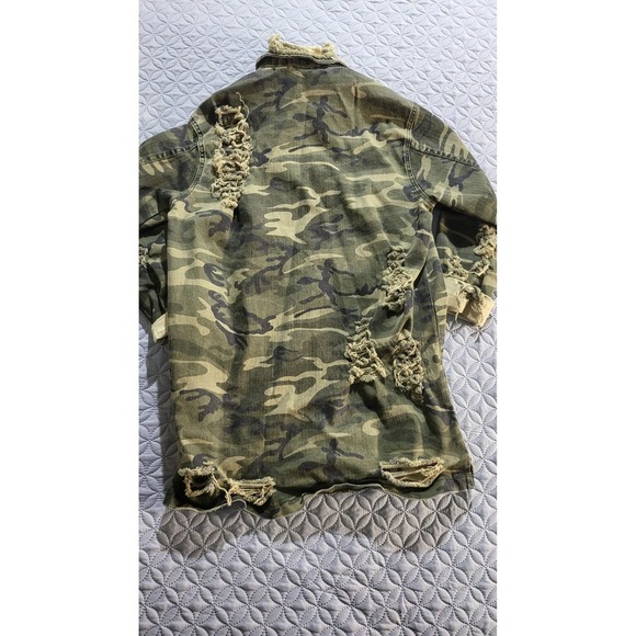 Fashion Nova Camo Jacket Distressed Ripped Military Button Down Green Size XSS - Picture 13 of 14